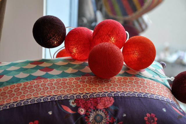 lea mundis guirlande coussin