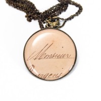 Sautoir écriture ancienne Monsieur face