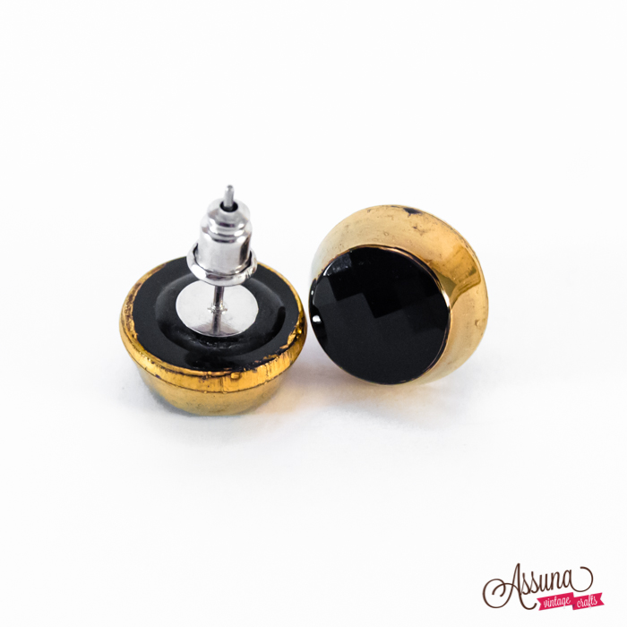 Assuna – Golden studs earrings Liliane back