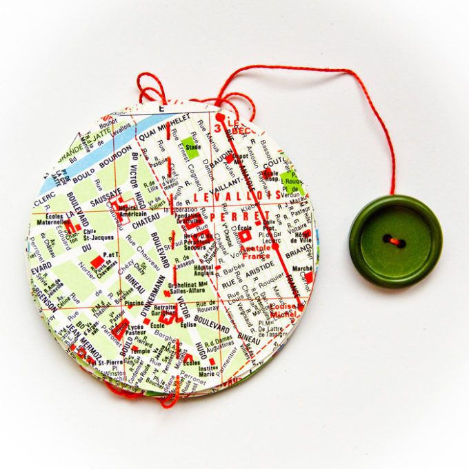 Guirlande vintage verte rues de Paris