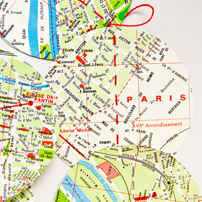 Guirlande vintage verte rues de Paris