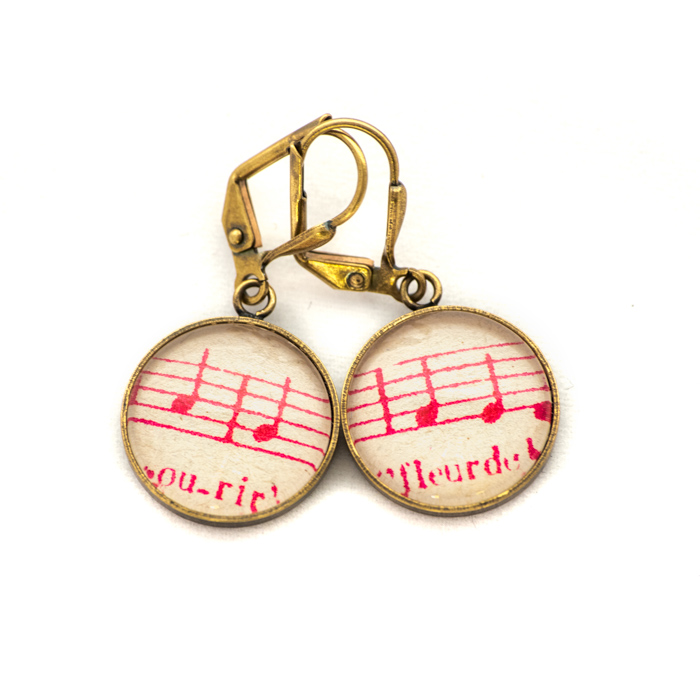Golden music sheet studs earrings Pink Music