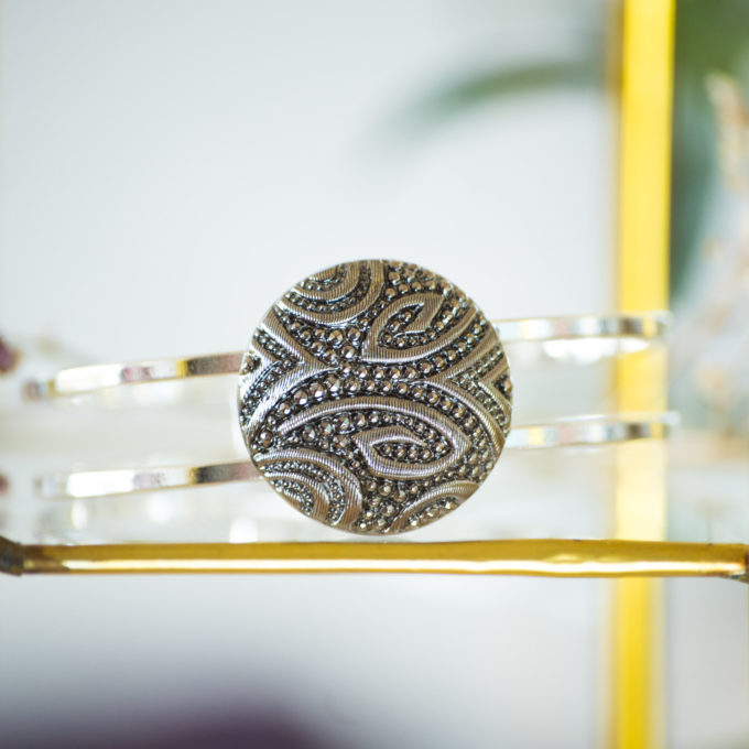 Bracelet bouton ancien manchette Garance argent