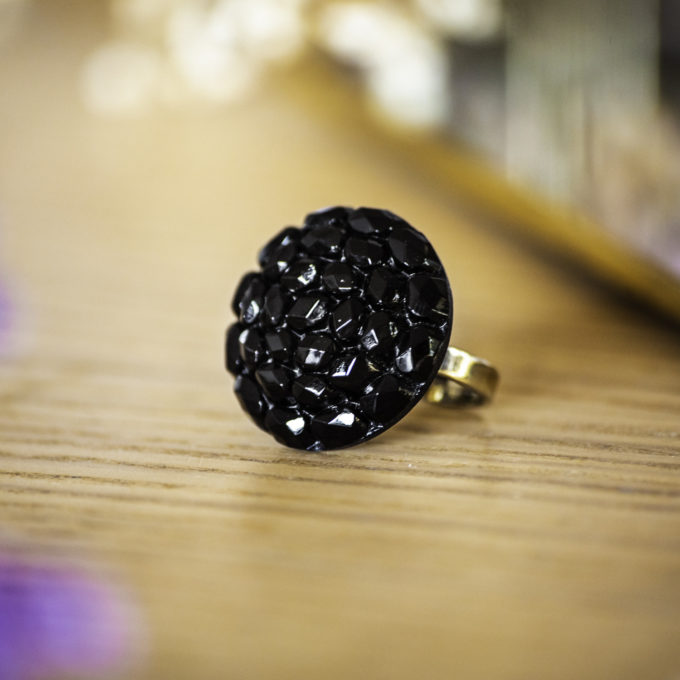 Bague Gilberte noire - bouton ancien - inspiration vintage