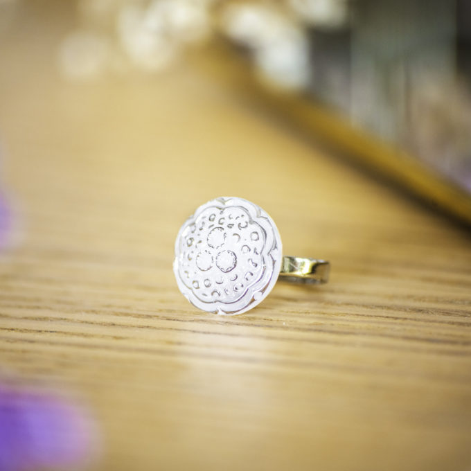 Assuna - Petite bague Ombeline - Bague bouton ancien d'inspiration vintage
