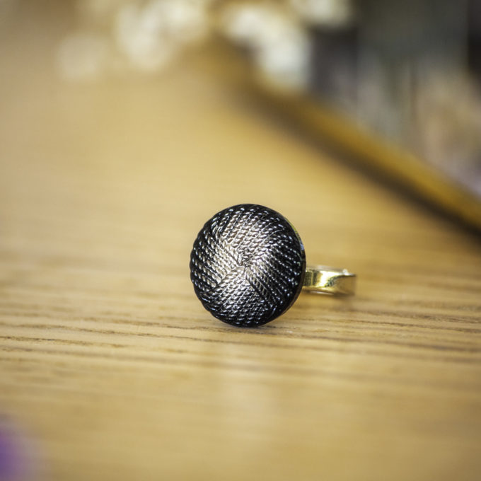 Assuna - Petite bague Rosalie - Bague bouton ancien d'inspiration vintage