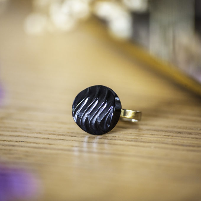 Assuna - Petite bague Simone - Bague bouton ancien d'inspiration vintage