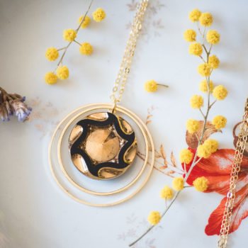 Assuna - Sautoir Lunare Marcelle doré - bouton ancien 1920 - collier long d'inspiration vintage en forme de croissant de lune