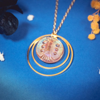Assuna - Collier Lunare Hortense - bouton ancien 1940 - collier d'inspiration vintage en forme de croissant de lune