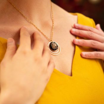 Collier Lunare Daisy - bouton ancien 1940 - Assuna - bijoux d'inspiration vintage